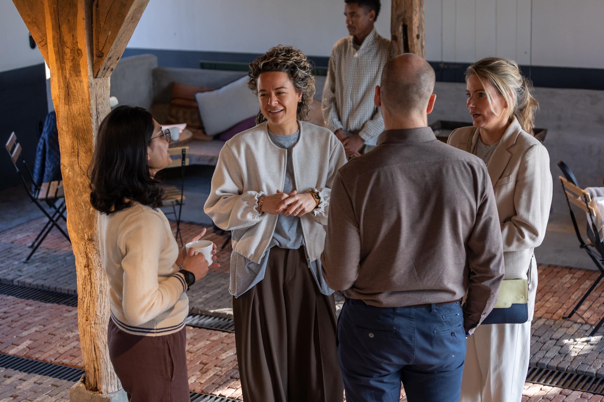 Benieuwd wie we zijn en hoe we jou in beweging kunnen brengen? Een gesprek is de eenvoudigste manier om dat te ontdekken
